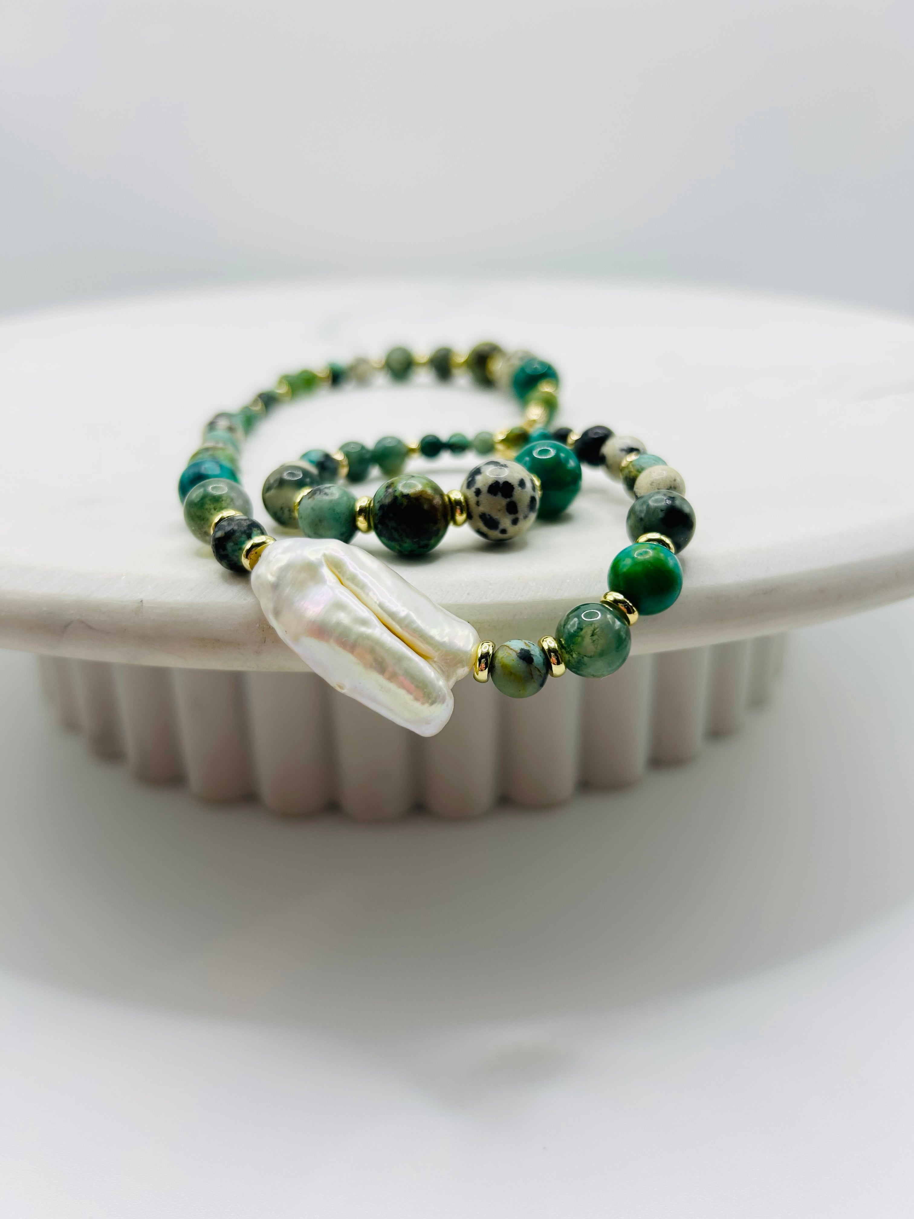 Lys Charm Necklace