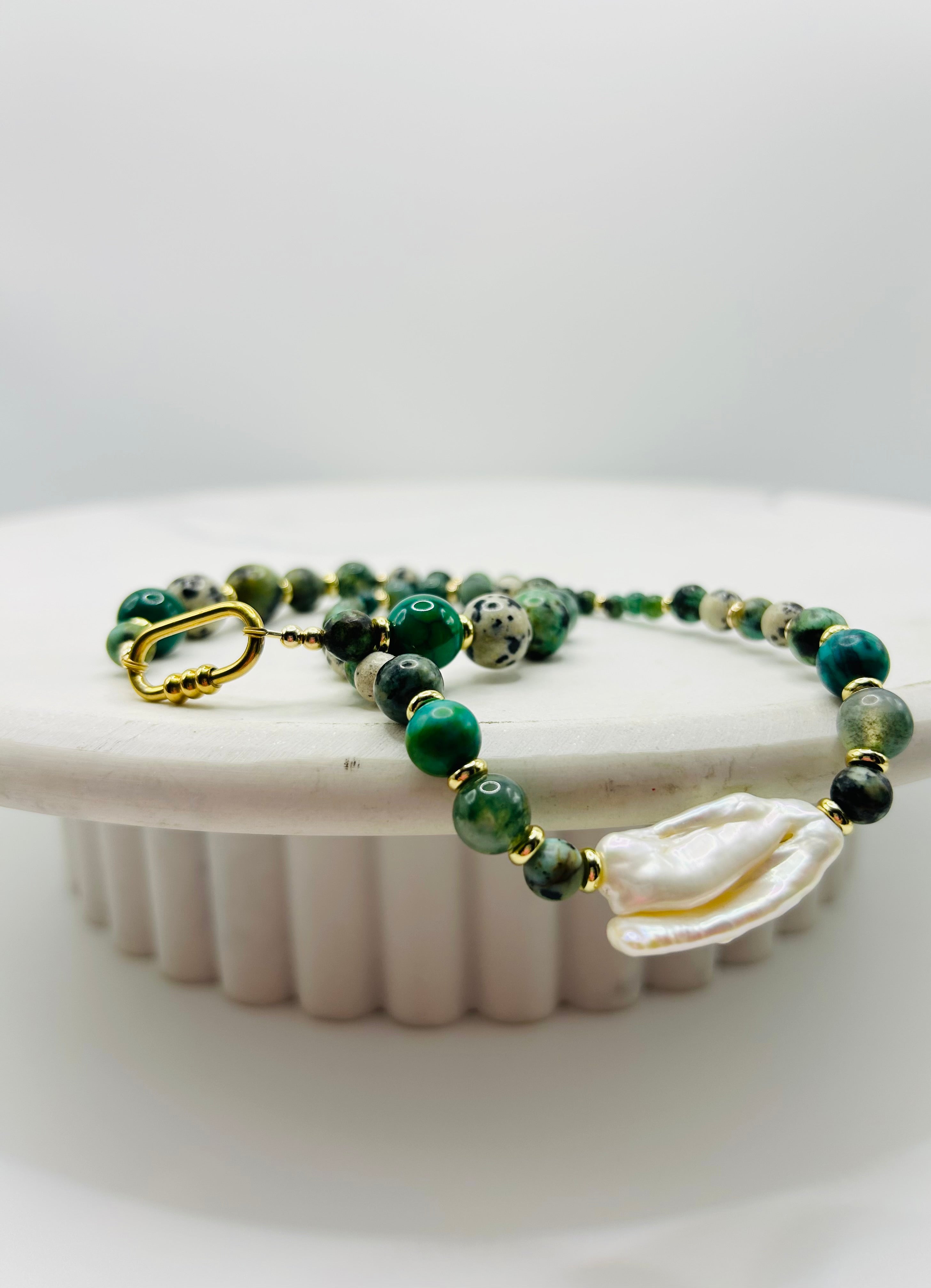 Lys Charm Necklace