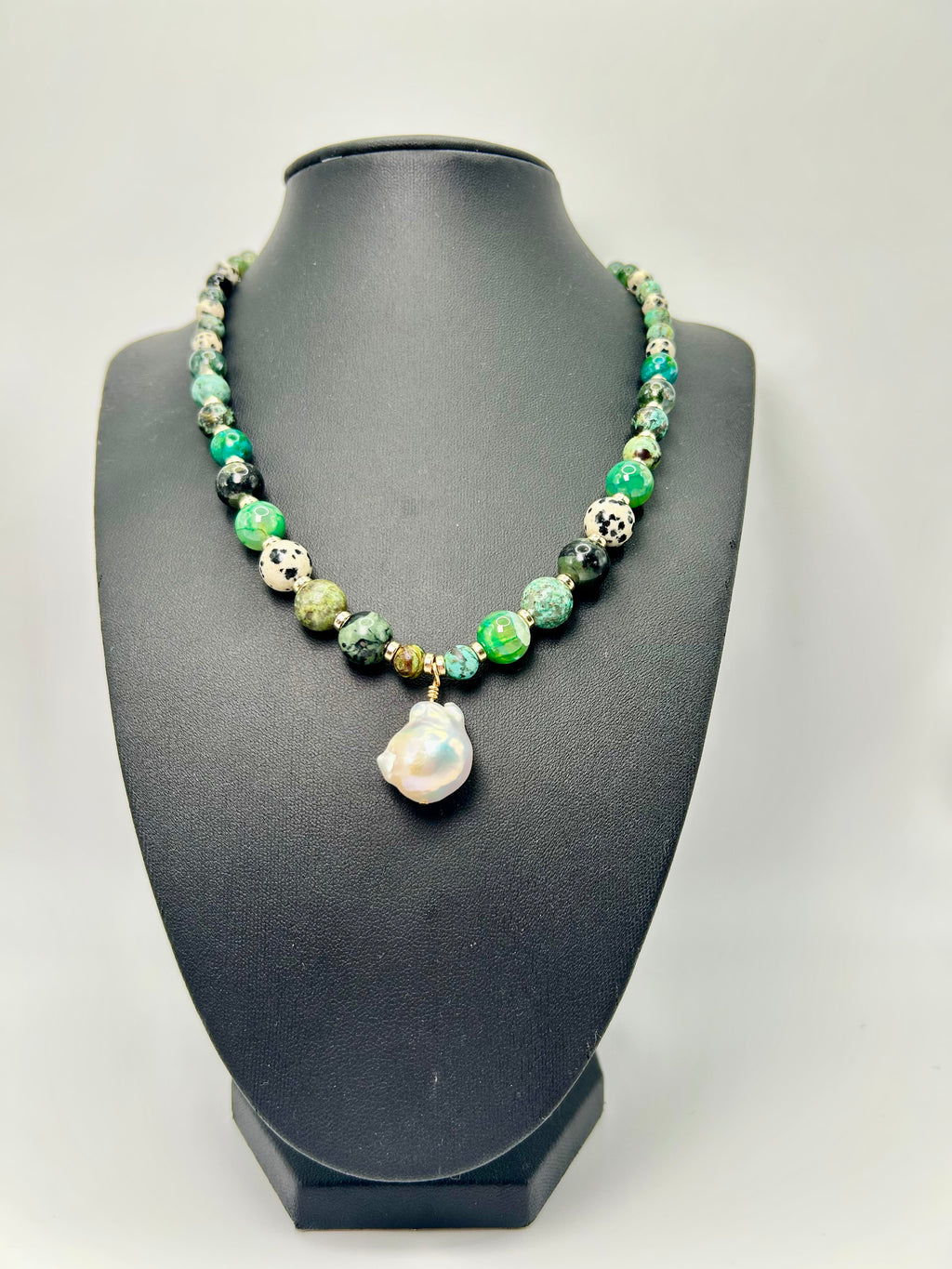 Lys Necklace
