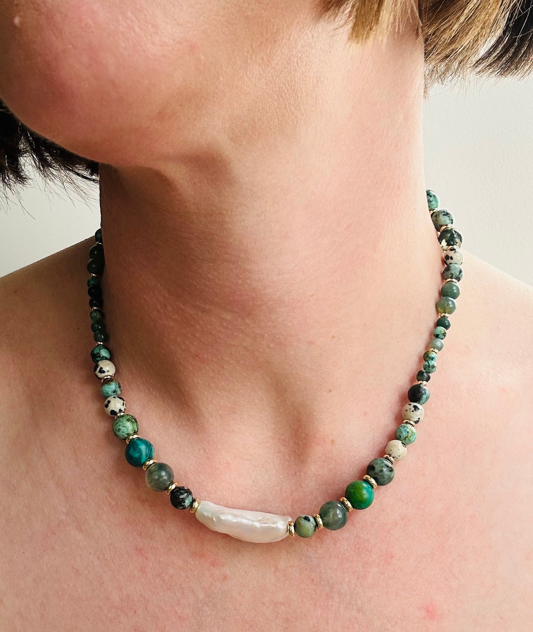 Lys Charm Necklace